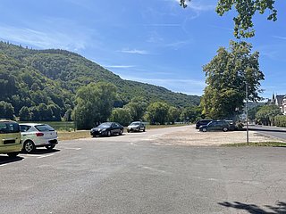 P2 Nikolausufer großer Parkplatz