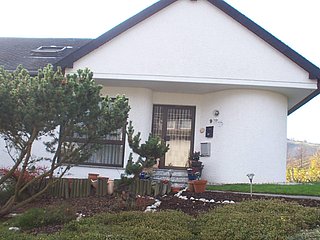 FeWo-Bild-Hausfront-Beeweg-sehr-schön1-scaled