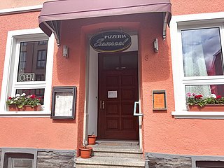 Pizzeria Samraal Eingang